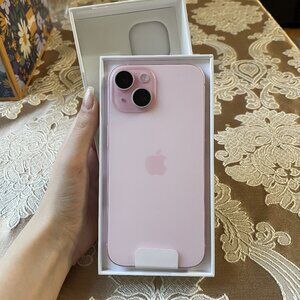 iPhone 15 Pink
